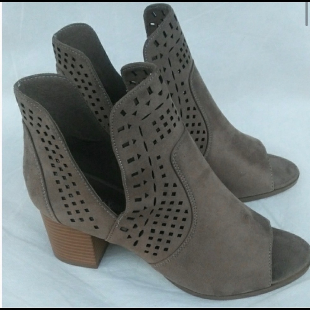 NEW AVERY BOOTS